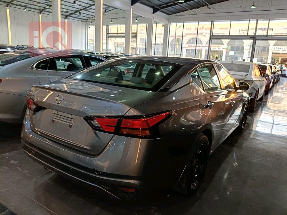 نيسان ألتيما